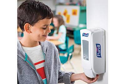 ADX Spender von PURELL mit Kind