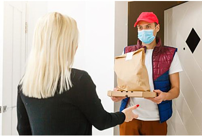 Lieferung von Nahrungsmitteln an Menschen in einer Wohnung